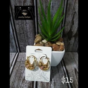 Tri-colored earrings